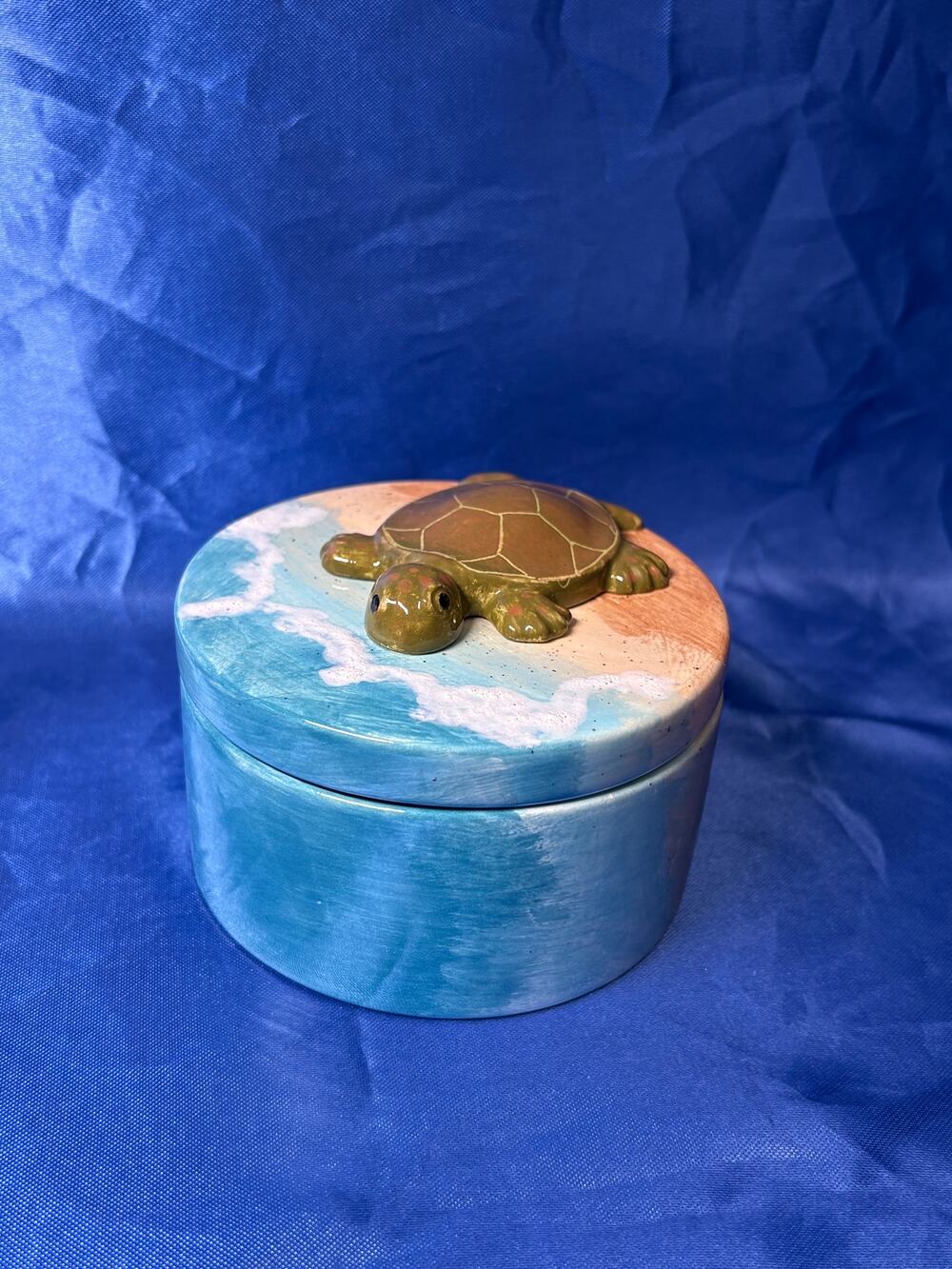 Round Ceramic Trinket Dish Beach Design and Dimensional Turtle on Lid